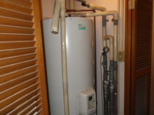 電気温水器取替え工事 施工事例 名古屋市西区 施工前